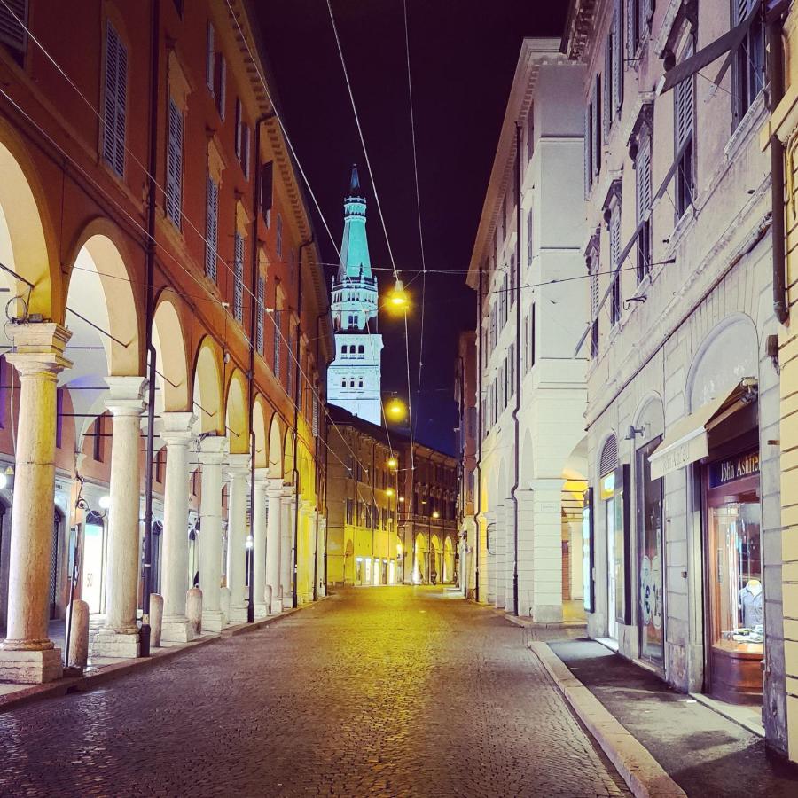 Casa Viola, Deliziosa Mansarda In Centro Storico Apartment Modena Luaran gambar