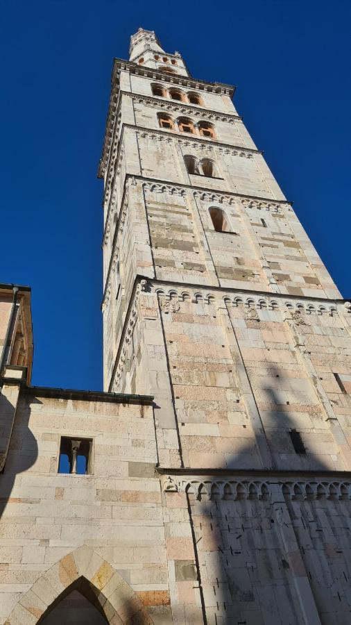 Casa Viola, Deliziosa Mansarda In Centro Storico Apartment Modena Luaran gambar
