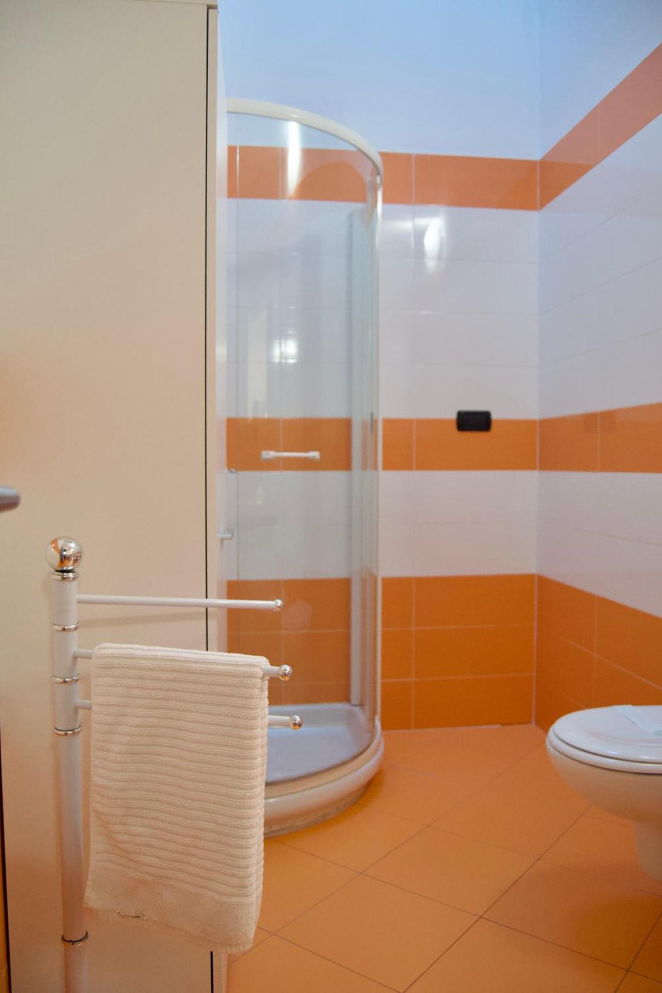 Casa Viola, Deliziosa Mansarda In Centro Storico Apartment Modena Luaran gambar
