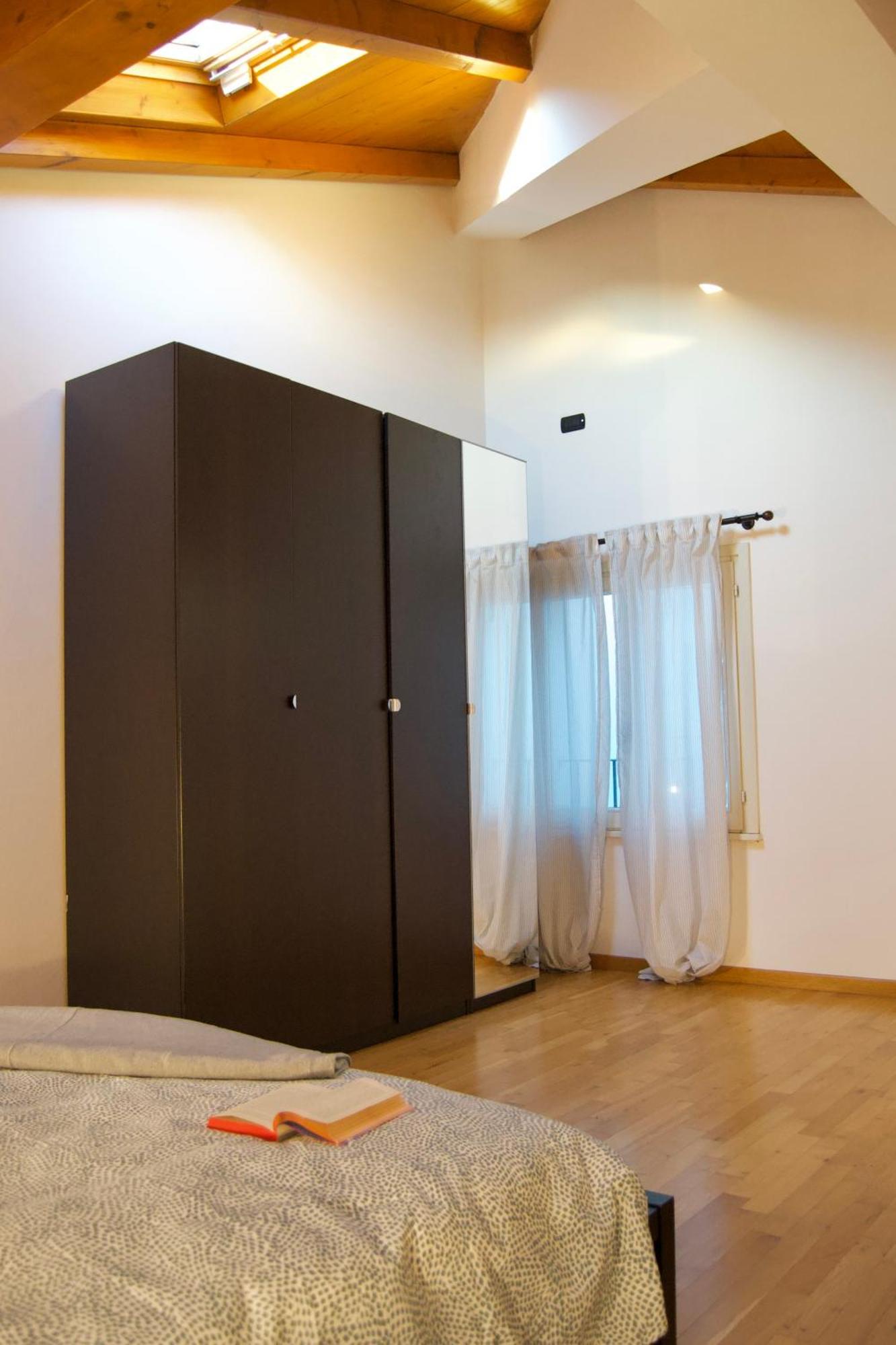 Casa Viola, Deliziosa Mansarda In Centro Storico Apartment Modena Luaran gambar